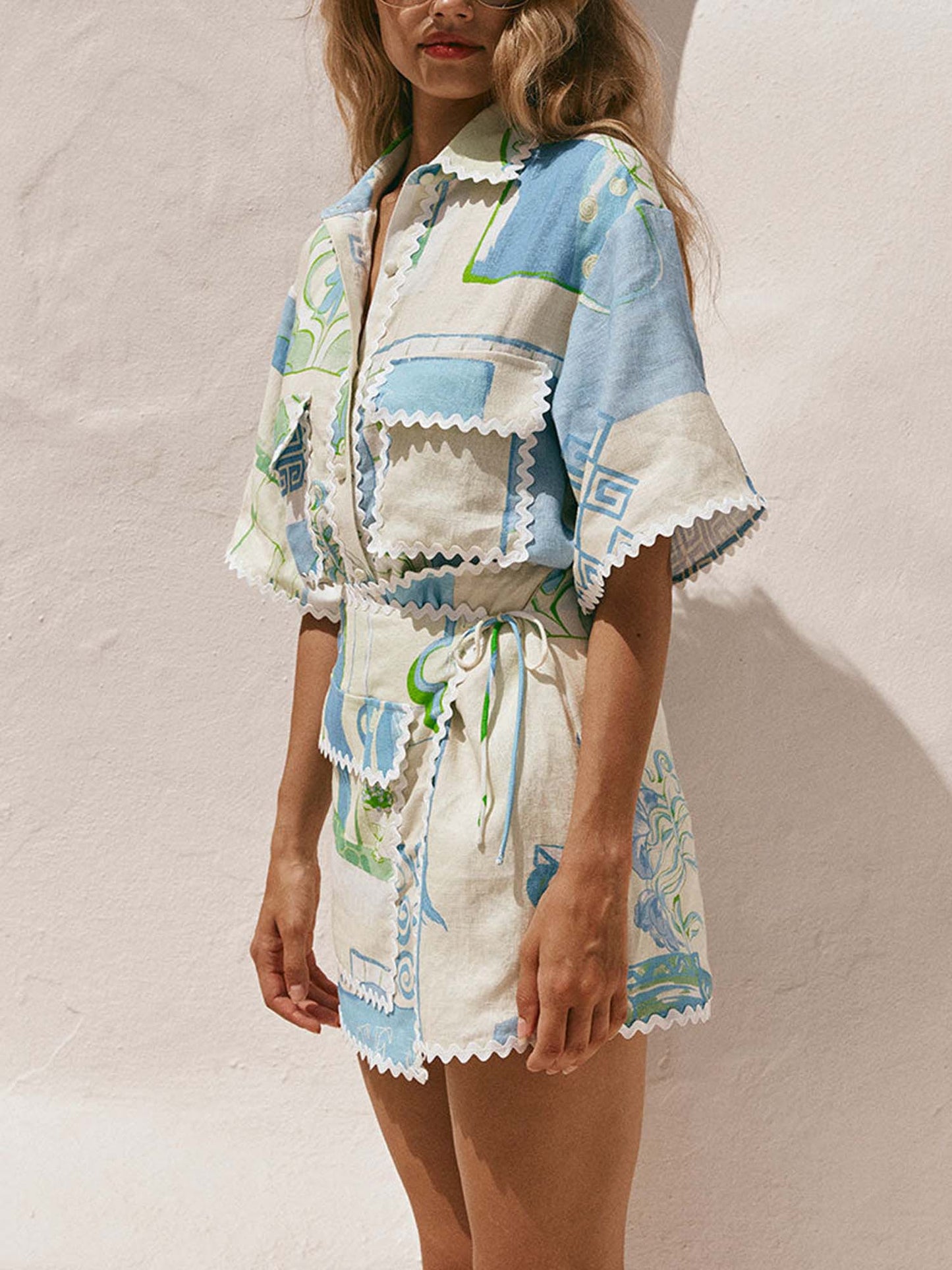 CONJUNTO ESTAMPADO CON FALDA CRUZADA