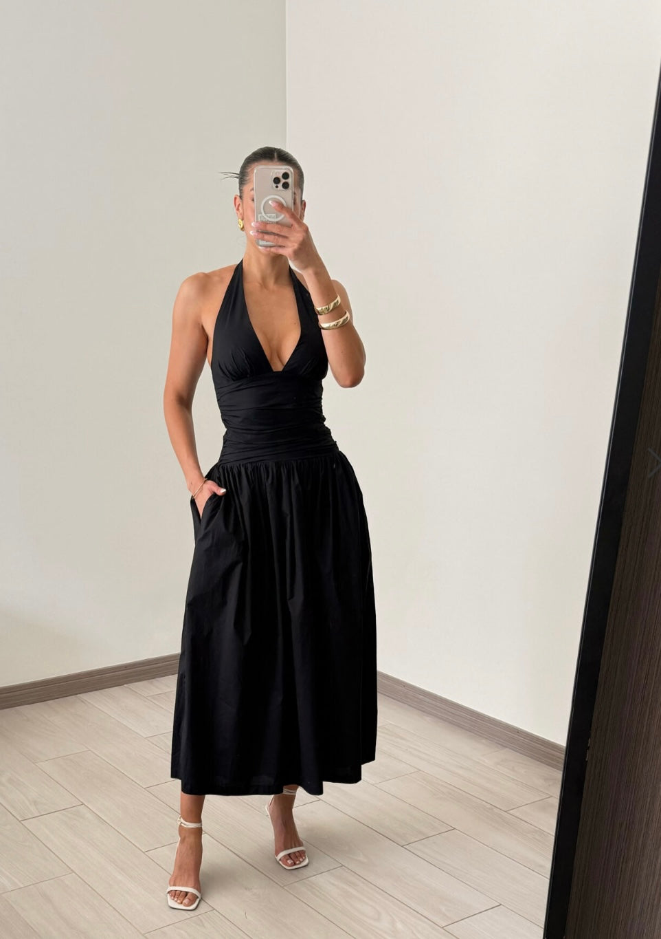 NAIRA | NEGRO
